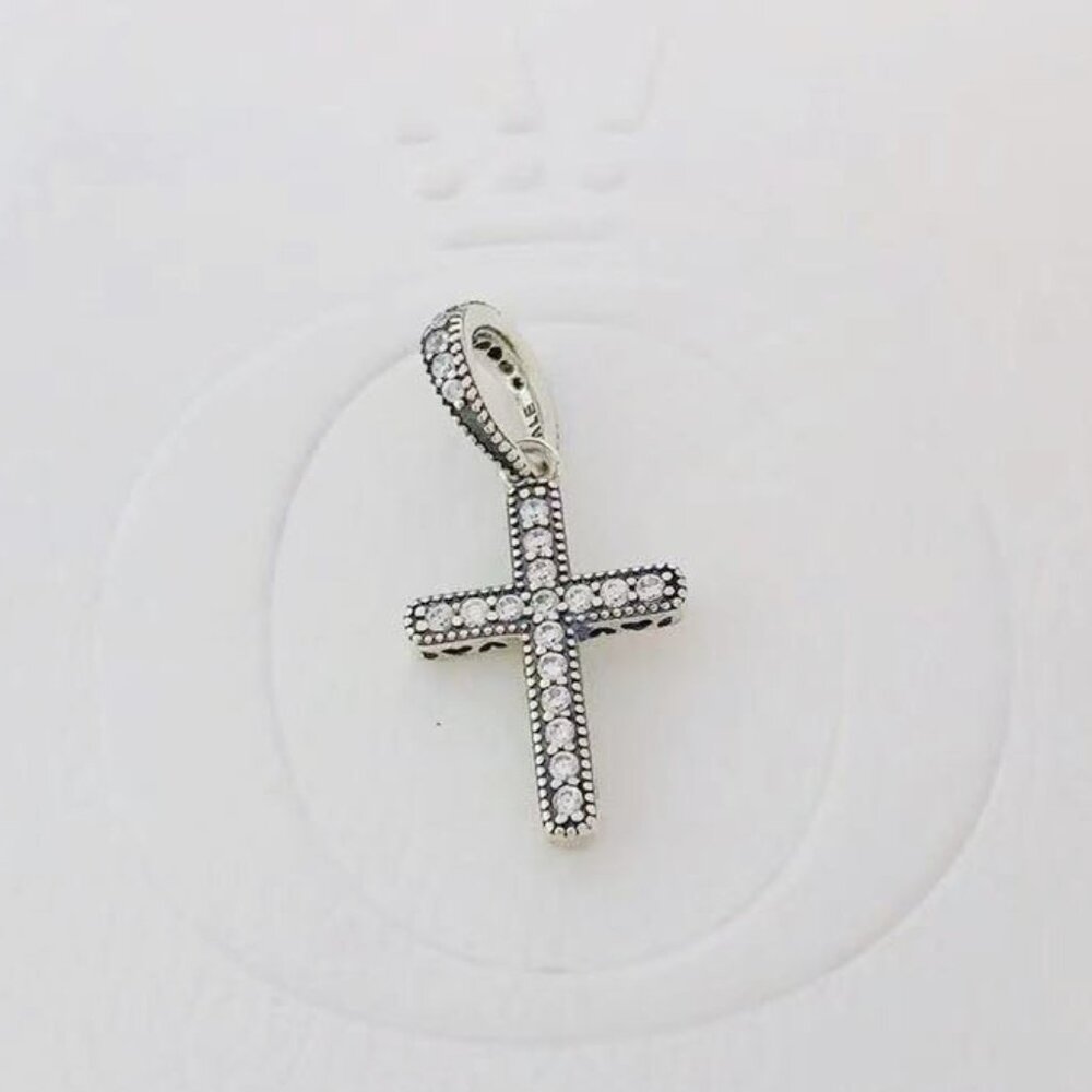Pandora Sparkling Cross Pendant